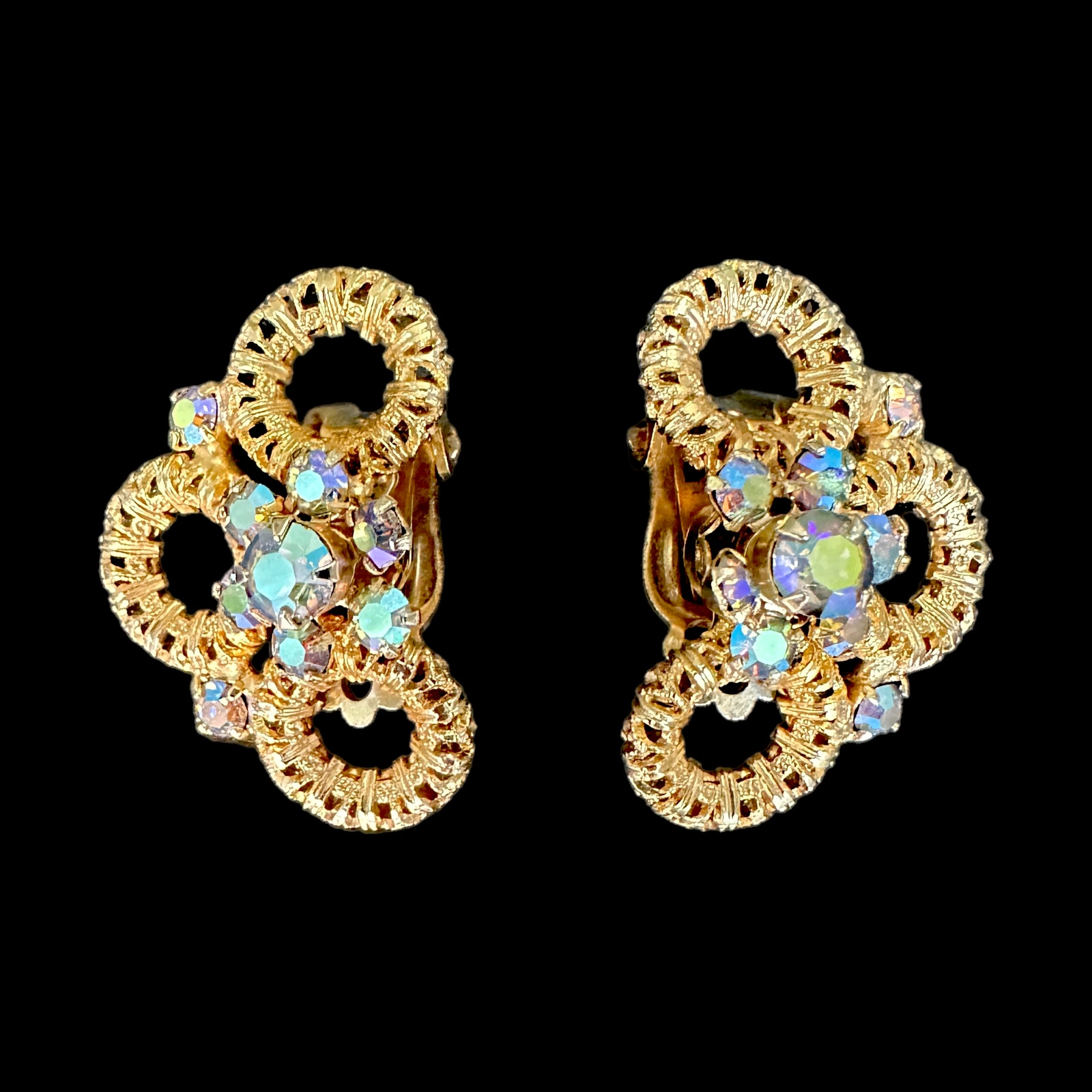 Vintage Kramer Gold Tone Aurora Borealis Crystal Clip Earrings 24$